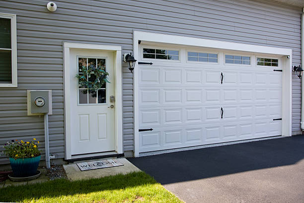 24/7 Emergency Garage Door Panel Replacement experts in Portageville, MO